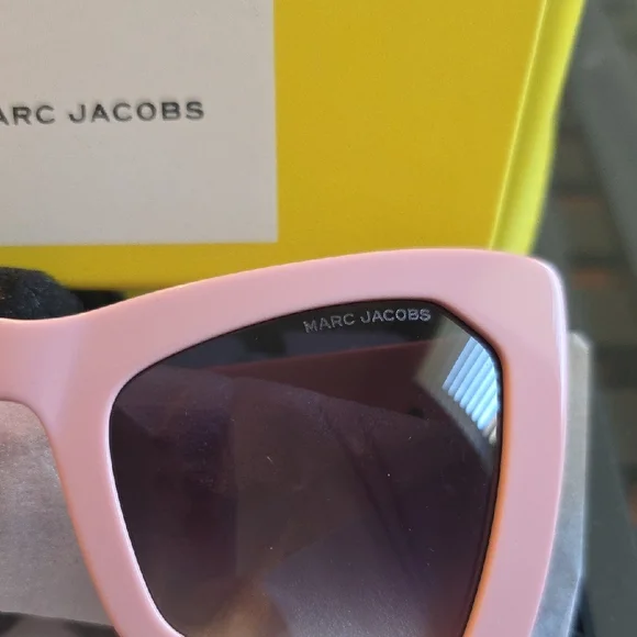 Marc Jacobs 761/s Blush Cat-Eye Sunglasses In PINK display picture 3